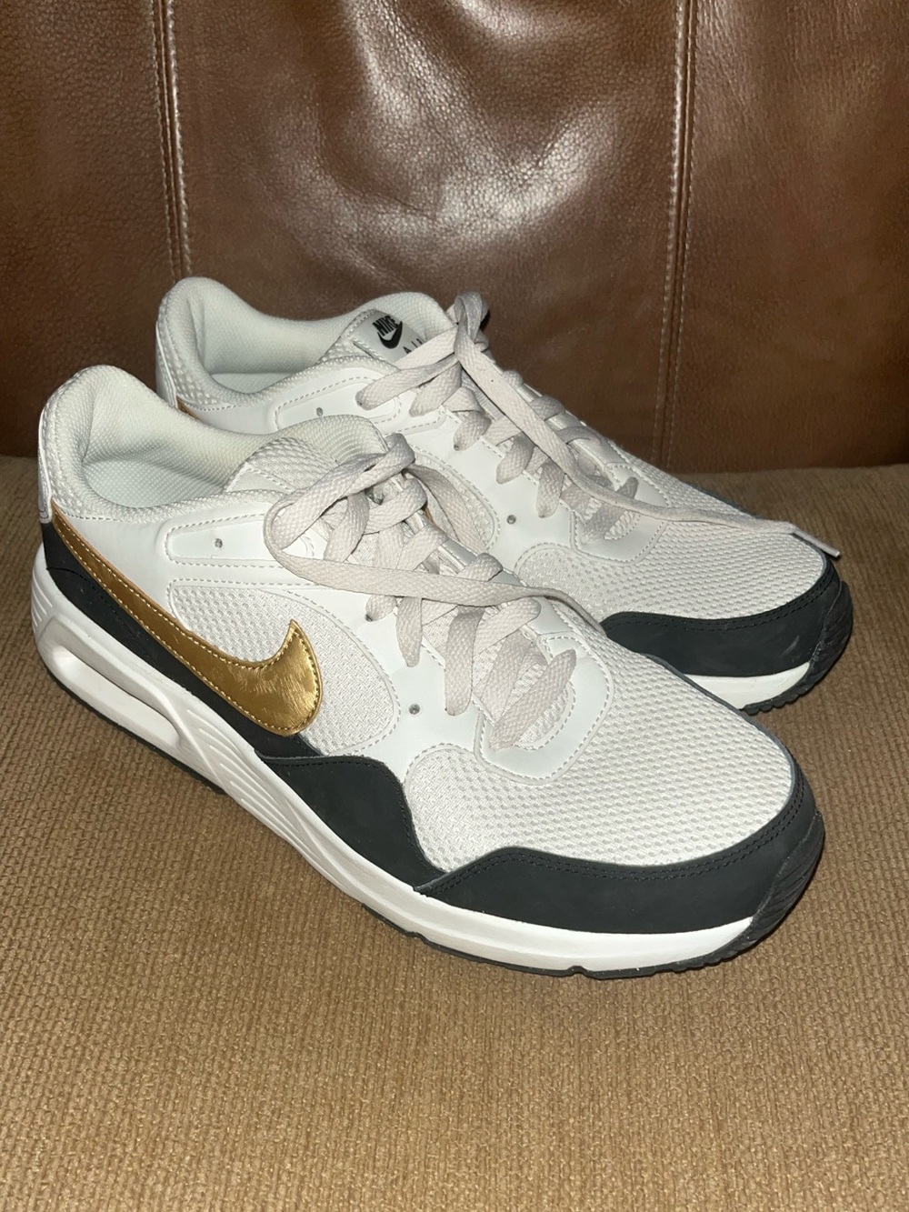 Nike women’s air max SC SE sneakers phantom metallic gold size 11